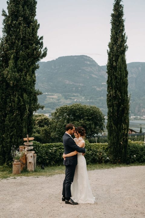 Kathrin & Georg – rustikale Hochzeit in den Südtiroler Weinbergen
