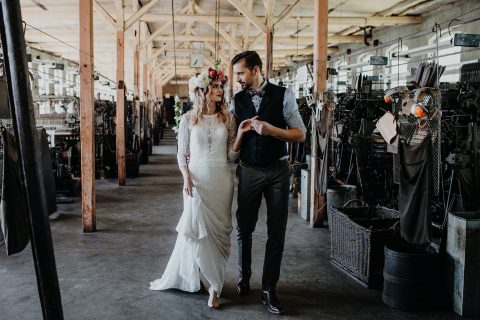 Hochzeitsinspiration in historischer Tuchfabrik