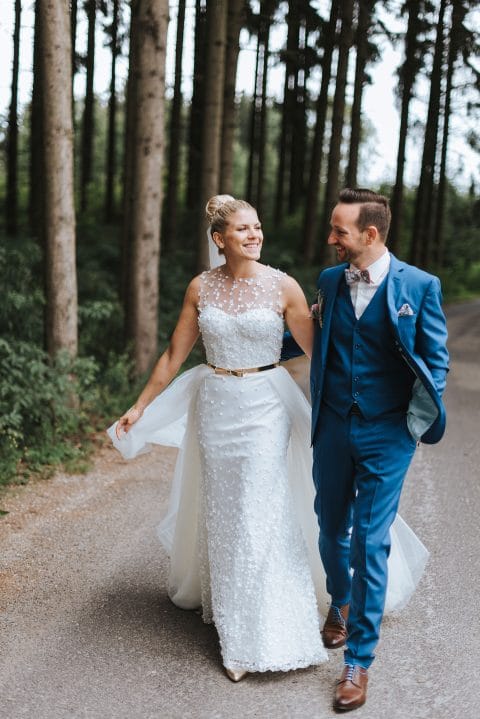 Katrin & David: Burnerhof Hochzeit im Tropical Greenery Stil