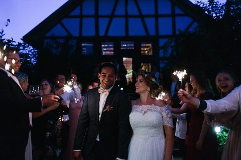 Deborah & Andre: Rustikale Hochzeit im Hofgut Dagobertshausen