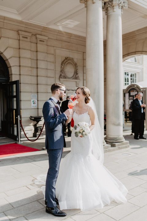 Julia & Michael: Klassische Hochzeit im Frühling