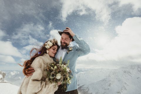 Winterhochzeitsinspiration in den Südtiroler Bergen