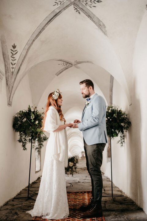 Winterhochzeitsinspiration in den Südtiroler Bergen