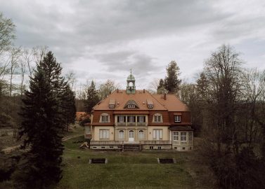 Winterhochzeitsinspiration in der Villa Clausberg