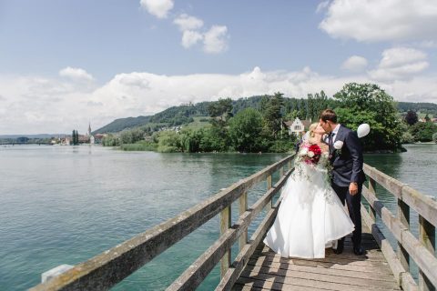 Pia & David: Eine rustikal elegante Hochzeit am Rhein