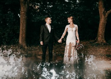 Sonja & Jens: Sommerhochzeit in Beerentönen