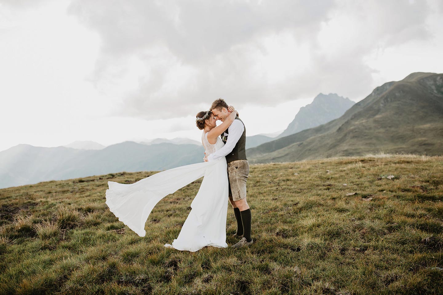 Michaela & Christoph: Rustikale Hochzeit auf der Alm