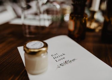 Scheunenhochzeit mit Vintage und Boho-Elementen