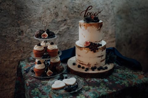 Moderne Burg-Hochzeit mit Boho-Touch