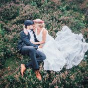 Bohemian-Hochzeitsträume in der blühenden Heide