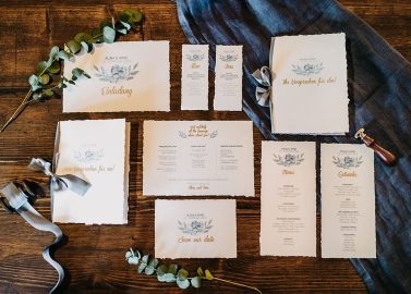 Henslerhof: Hochzeitsmotto trifft auf blaue Eleganz
