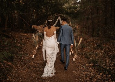 Romantische Elopement Wald-Hochzeit zu zweit
