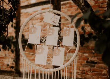 Hochzeitsinspiration: Boho-Glam im Weingut Steinbachhof