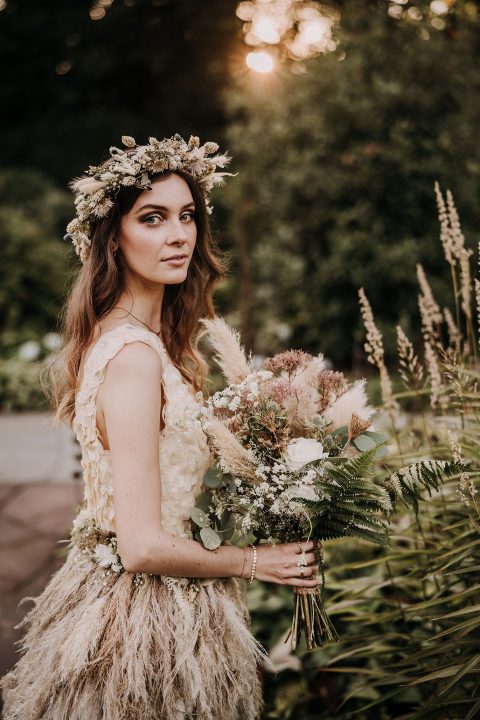 Brautkleider aus Blumen