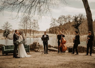 Hochzeitsidee: Micro-Wedding in Jugendstilvilla