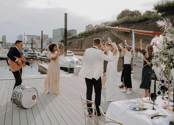 Entertainment and Live Bands