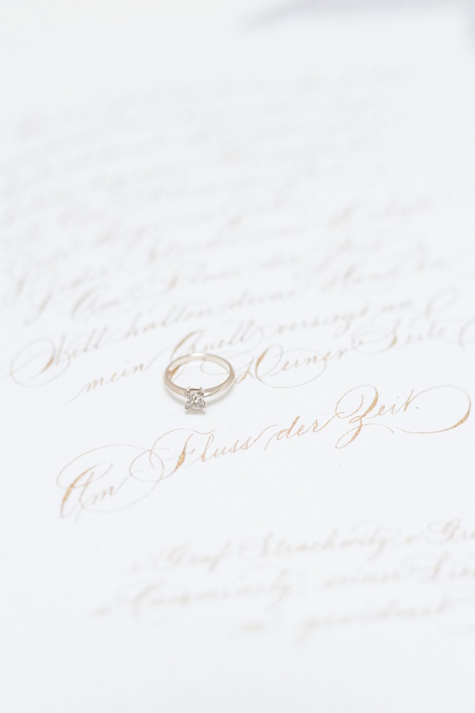 Eine verträumte Hochzeit im Schloss Neuwartenburg