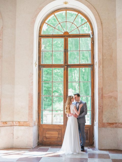 Eine verträumte Hochzeit im Schloss Neuwartenburg