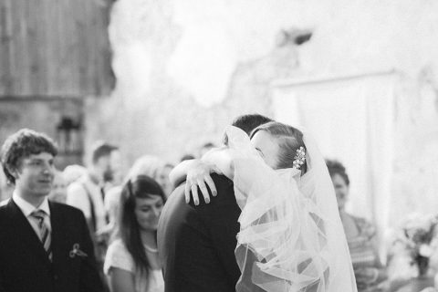 Magische Hochzeit in einer 800 Jahre alten Kirche