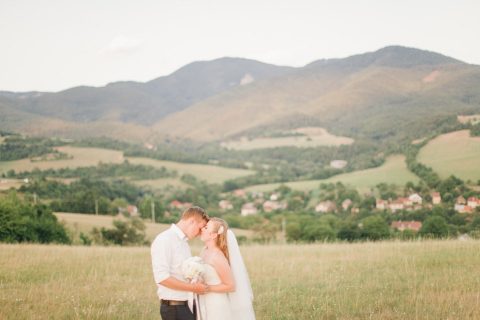 Magische Hochzeit in einer 800 Jahre alten Kirche