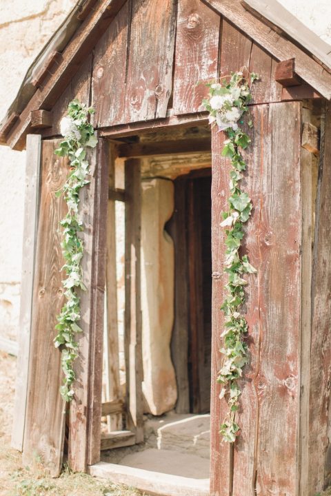 Magische Hochzeit in einer 800 Jahre alten Kirche