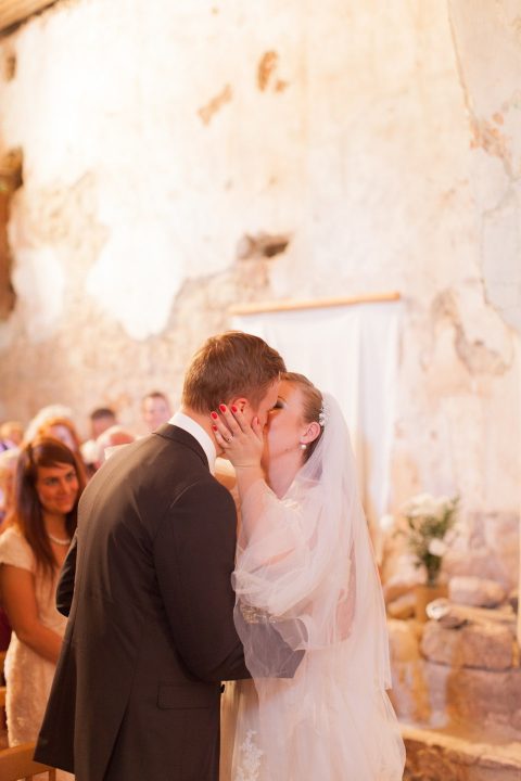 Magische Hochzeit in einer 800 Jahre alten Kirche